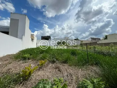 Lote/Terreno à venda, 300m² no Jardim Karaíba, Uberlândia