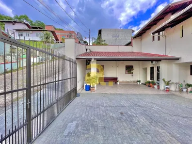 Casa com 3 Quartos para alugar, 150m² no Escola Agrícola, Blumenau