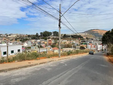 Lote/Terreno à venda, 2000m² no Cândida Ferreira, Contagem