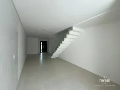 Sobrado com 2 Quartos à venda, 85m² no Nova Brasília, Joinville