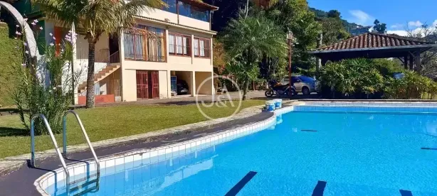 Casa com 6 Quartos à venda, 500m² no Mosela, Petrópolis