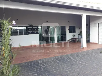 Casa com 3 Quartos à venda, 174m² no Cidade Jardim, Uberlândia