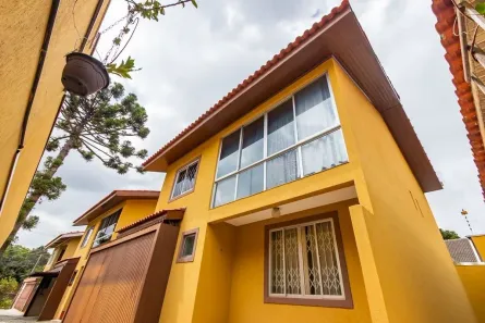 Sobrado com 3 Quartos à venda, 130m² no Boqueirão, Curitiba
