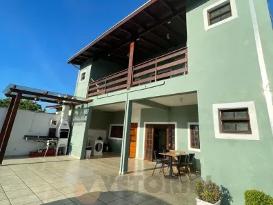 Sobrado com 3 Quartos à venda, 250m² no Poiares, Caraguatatuba
