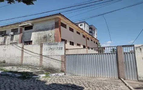 Apartamento com 3 Quartos para alugar, 85m² no Alecrim, Natal