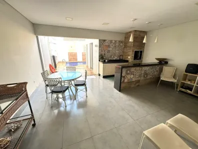 Casa com 3 Quartos à venda, 216m² no Jardim Novo Horizonte, Maringá