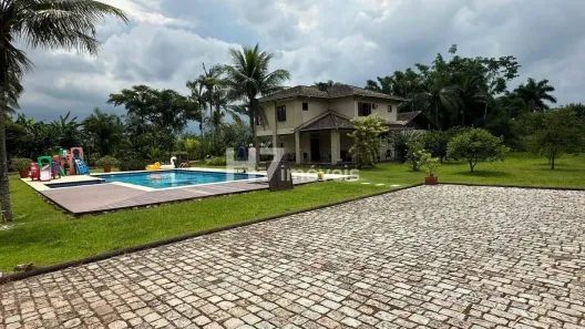 Fazenda/Sítio com 6 Quartos à venda, 900m² no Vila Cubatão, Joinville