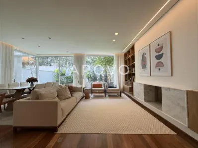Casa de Condomínio com 4 Quartos à venda, 260m² no Santo Amaro, São Paulo