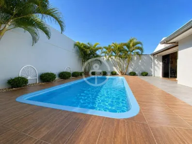 Casa com 4 Quartos para alugar, 204m² no Universitário, Cascavel