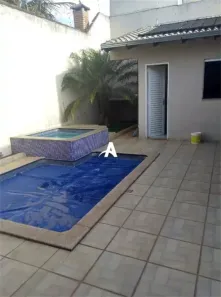 Sobrado com 3 Quartos à venda, 280m² no Granada, Uberlândia
