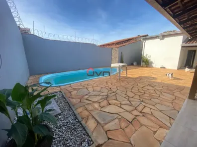 Casa com 3 Quartos à venda, 161m² no Segismundo Pereira, Uberlândia