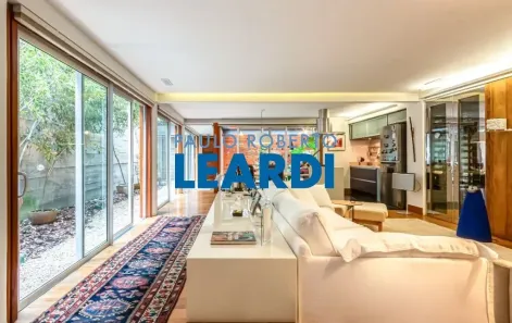 Sobrado com 3 Quartos à venda, 245m² no Vila Nova Conceição, São Paulo