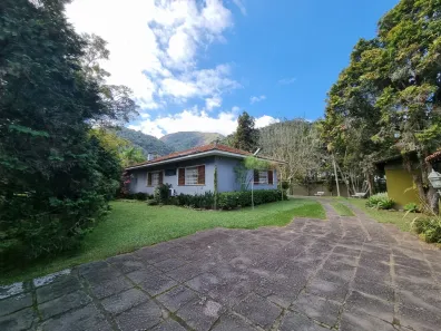 Imóvel Comercial com 4 Quartos para alugar, 200m² no Morin, Petrópolis