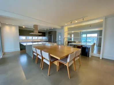 Apartamento com 3 Quartos à venda, 213m² no Cambuí, Campinas