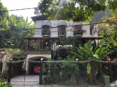 Casa de Condomínio com 4 Quartos à venda, 250m² no Charitas, Niterói