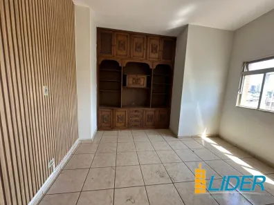 Apartamento com 3 Quartos para alugar, 70m² no Bom Jesus, Uberlândia