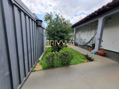 Casa com 3 Quartos à venda, 200m² no Cidade Jardim, Uberlândia