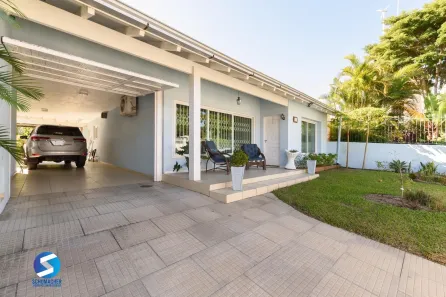 Casa com 3 Quartos à venda, 350m² no Tristeza, Porto Alegre