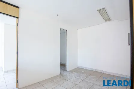 Sala Comercial à venda, 49m² no Liberdade, São Paulo