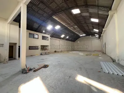 Galpão/Depósito/Armazém à venda, 585m² no Irajá, Rio de Janeiro
