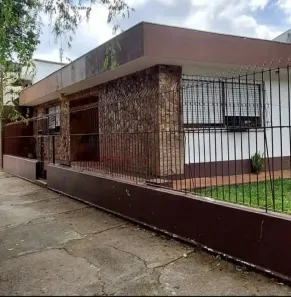 Casa com 4 Quartos à venda, 205m² no Passo da Areia, Porto Alegre