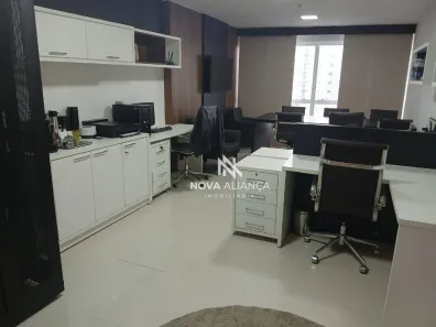 Sala Comercial à venda, 33m² no Praia da Costa, Vila Velha