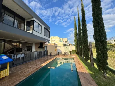 Casa de Condomínio com 3 Quartos à venda, 270m² no Terras Alpha, Resende