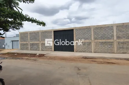 Galpão/Depósito/Armazém para alugar, 250m² no Vila Campos, Montes Claros