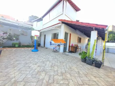 Casa com 3 Quartos à venda, 250m² no Santa Cruz, Belo Horizonte
