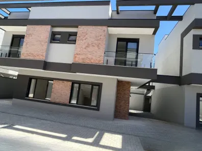 Sobrado com 3 Quartos à venda, 100m² no Boqueirão, Curitiba