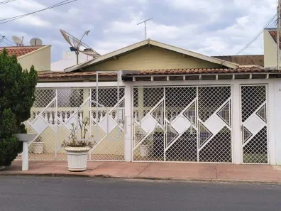 Casa com 3 Quartos para alugar, 200m² no Palmital, Marília