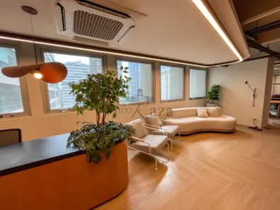 Prédio Comercial com 6 Quartos para alugar, 525m² no Cerqueira César, São Paulo