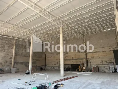 Galpão/Depósito/Armazém para alugar, 400m² no Curicica, Rio de Janeiro