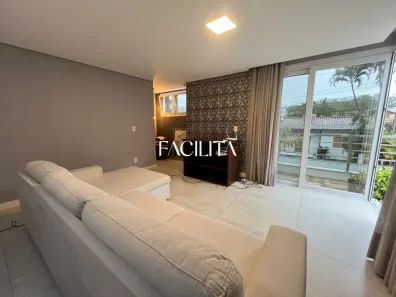 Casa com 3 Quartos para alugar, 230m² no Agronômica, Florianópolis
