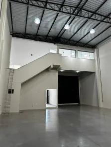 Galpão/Depósito/Armazém para alugar, 420m² no Portal de Versalhes 1, Londrina