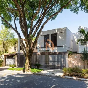 Casa com 3 Quartos para venda ou aluguel, 300m² no Jardim Europa, São Paulo