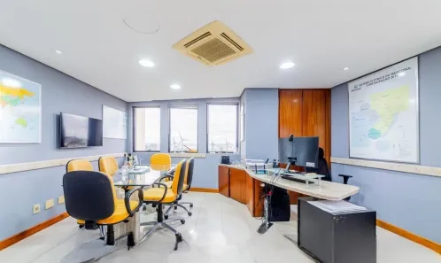 Sala Comercial para venda ou aluguel, 61m² no Três Figueiras, Porto Alegre