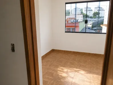 Sobrado com 2 Quartos para alugar, 170m² no Vila Lutécia, Santo André