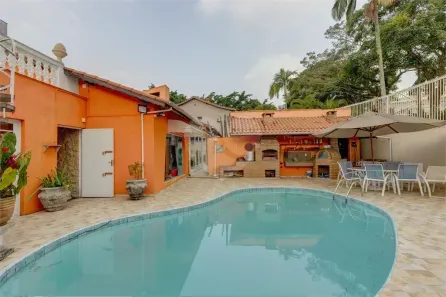 Casa com 4 Quartos à venda, 333m² no Jardim Teresa, São Paulo