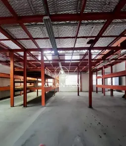 Prédio Comercial para alugar, 850m² no Granja dos Cavaleiros, Macaé