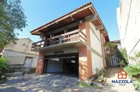 Sobrado com 4 Quartos para alugar, 527m² no Teresópolis, Porto Alegre