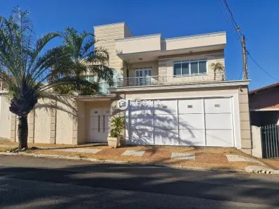 Casa com 3 Quartos para alugar, 389m² no Jardim Nossa Senhora de Fátima, Americana