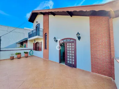 Sobrado com 3 Quartos à venda, 233m² no Jardim Santa Júlia, Jundiaí