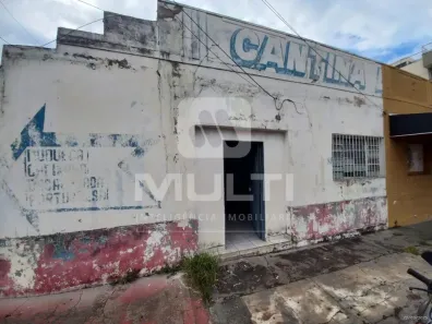 Casa com 2 Quartos para alugar, 70m² no Centro, Uberlândia