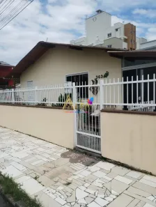 Casa com 3 Quartos à venda, 90m² no Armação, Penha
