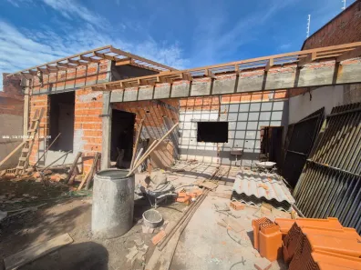 Casa com 3 Quartos à venda, 200m² no Brasília, Londrina