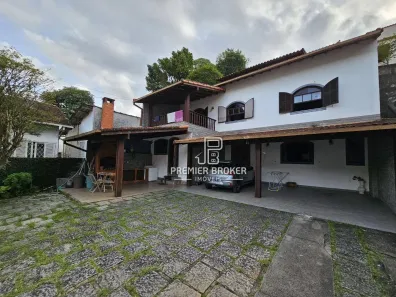 Casa com 3 Quartos à venda, 238m² no Tijuca, Teresópolis