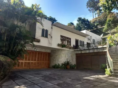 Casa com 4 Quartos à venda, 649m² no Braunes, Nova Friburgo