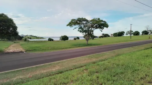 Lote/Terreno à venda, 450m² no Condomínio Riviera de Santa Cristina XIII, Paranapanema