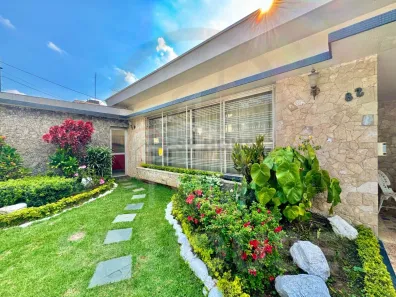 Casa com 3 Quartos à venda, 235m² no Bosque da Saúde, São Paulo